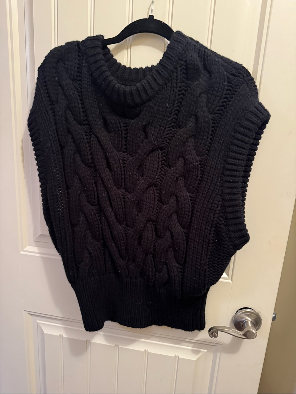 Chunky Black Cable-Knit Sleeveless Sweater Vest